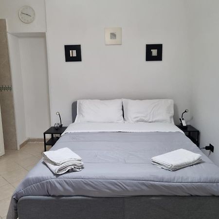 Donnaluisa Apartment Napoli Bagian luar foto