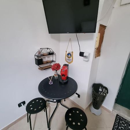 Donnaluisa Apartment Napoli Bagian luar foto