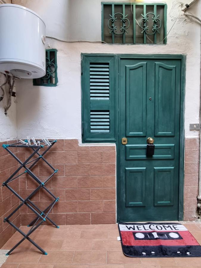 Donnaluisa Apartment Napoli Bagian luar foto
