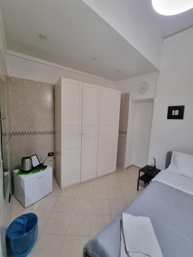 Donnaluisa Apartment Napoli Bagian luar foto