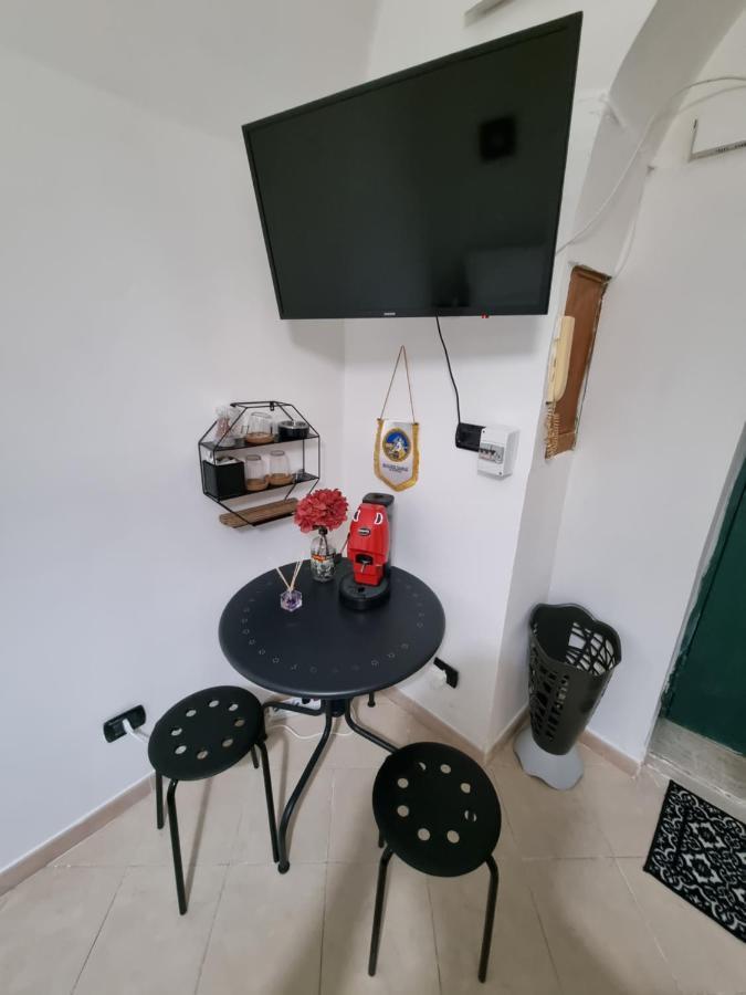 Donnaluisa Apartment Napoli Bagian luar foto